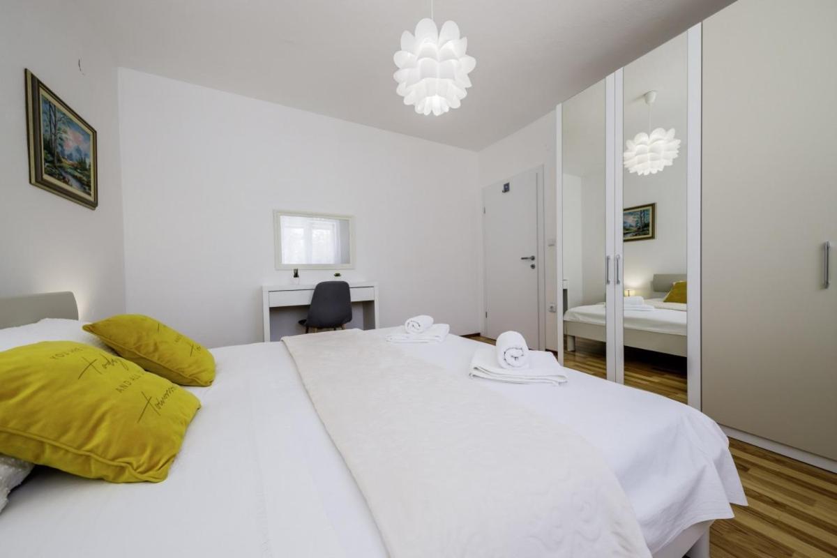Ani In Trogir * Mittel-Dalmatien Hotel Donji Seget Exterior foto